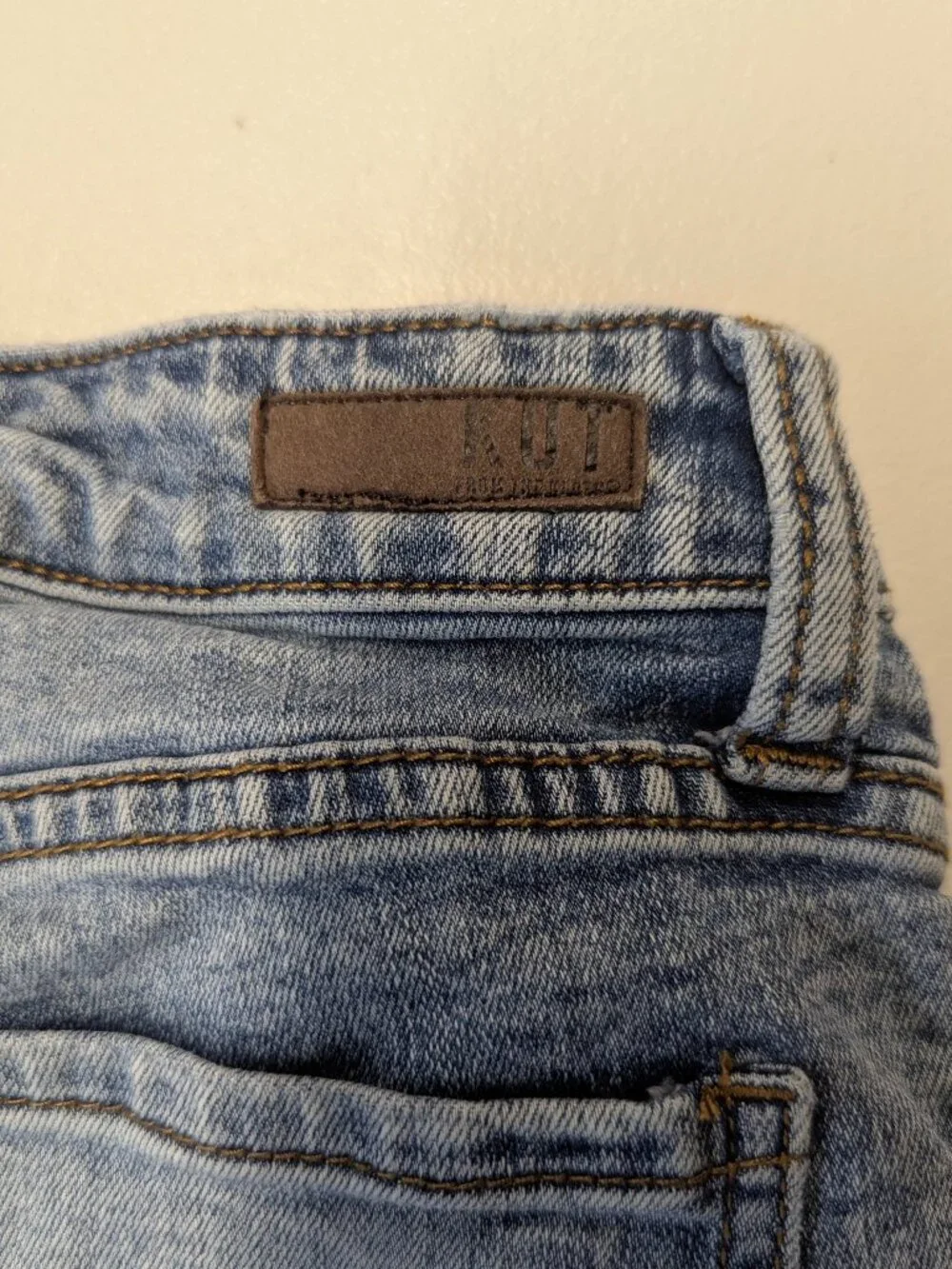 Kut From The Cloth Size 2 High Rise Boyfriend Short Medium Vintage Wash